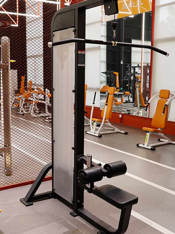 seated lat pulldown machine